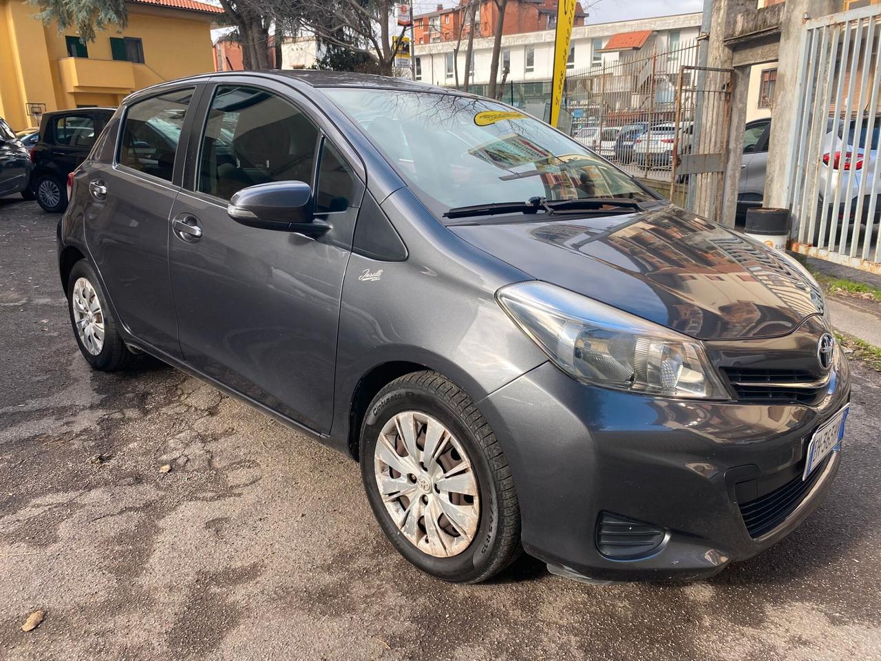 Toyota Yaris 1.0 5 porte Sol ok per neo patentati