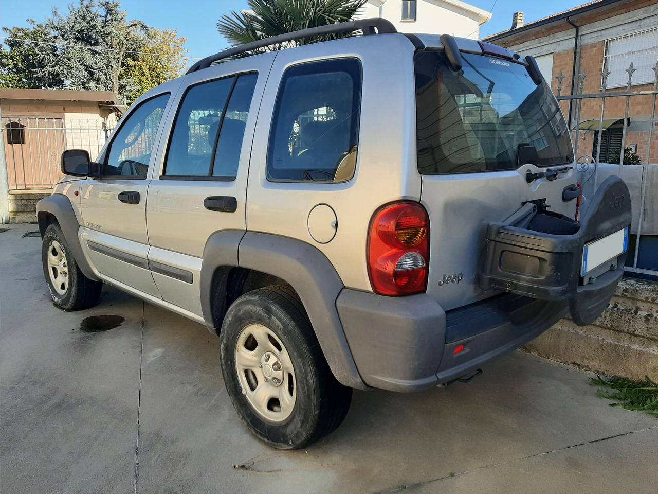 Jeep Cherokee 2.8 CRD Sport Aut.