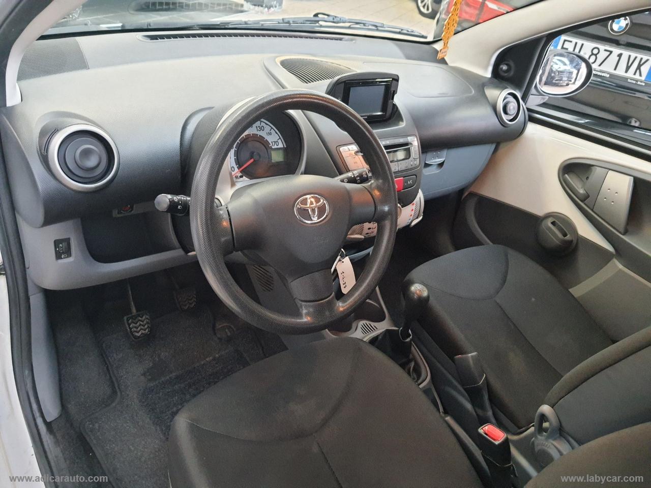 TOYOTA Aygo 1.0 VVT-i 5p. Now Connect
