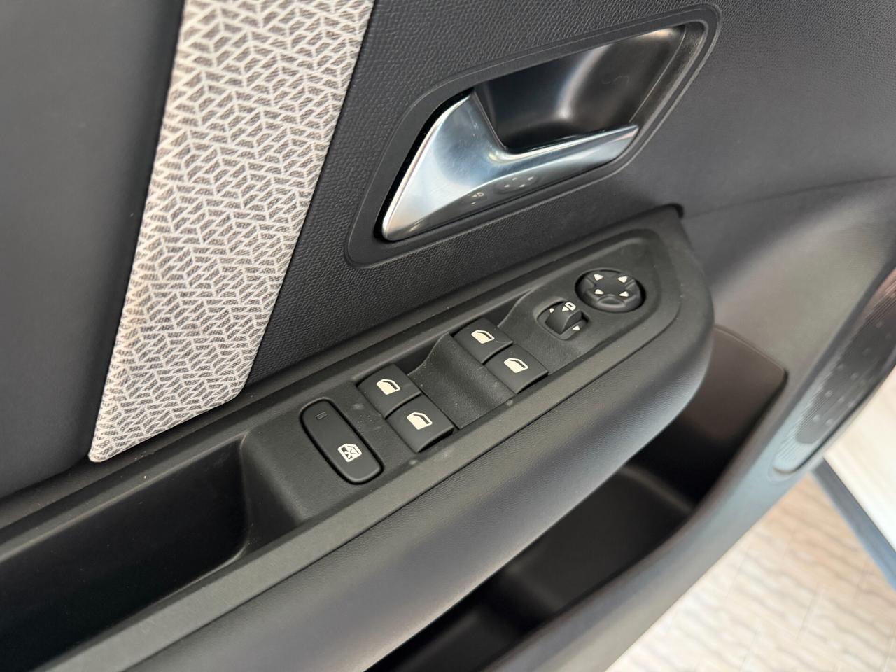 Citroen C4 PureTech 130 S&S EAT8 Shine KM0 Automatic Fulloptional