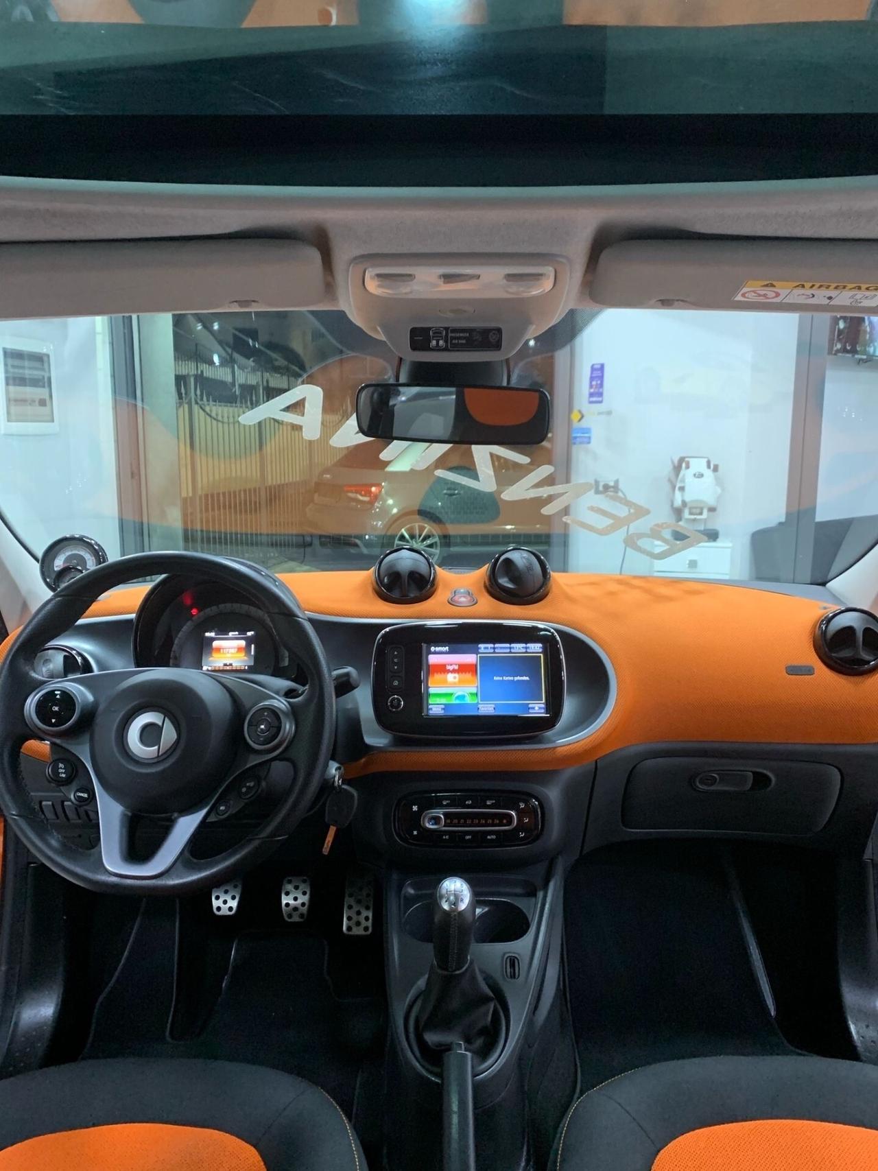 Smart ForFour EDITION#1