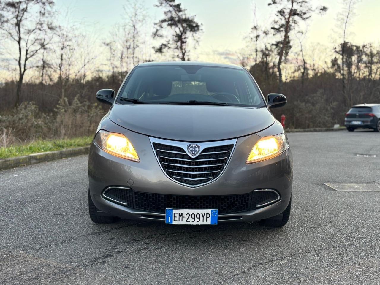 Lancia Ypsilon 1.2 69 CV 5 porte S&S Platinum