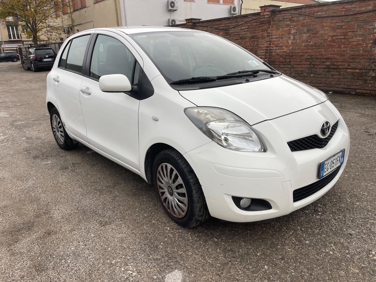 Toyota Yaris 1.4 D-4D DPF 5 porte Now