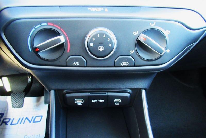 Hyundai i20 i20 1.2 MPI MT Connectline con BONUS EASY GO'