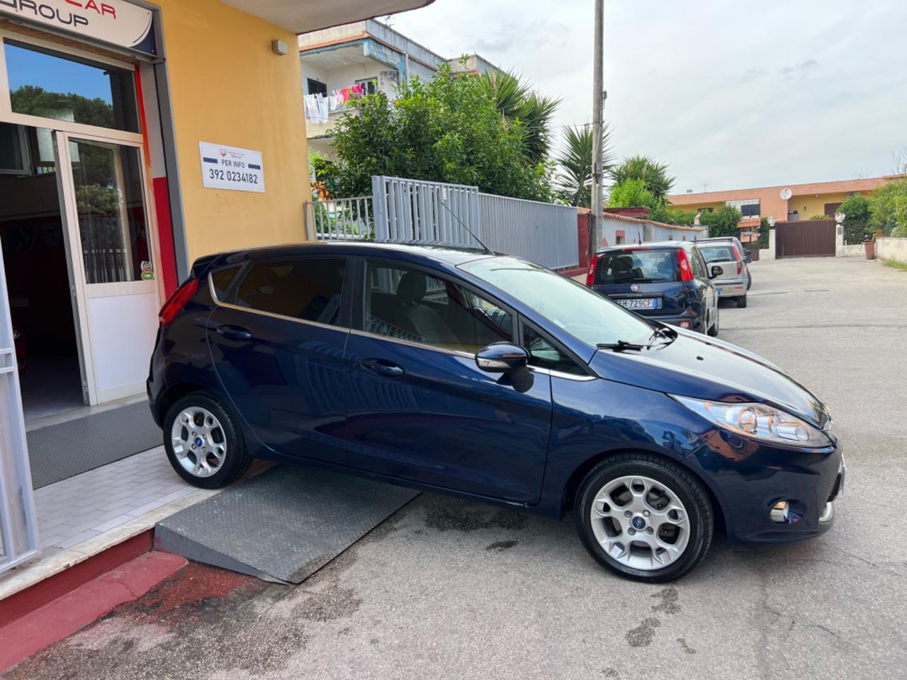 Ford Fiesta 1.4 16V 5p. Bz.- GPL Titanium Bs.