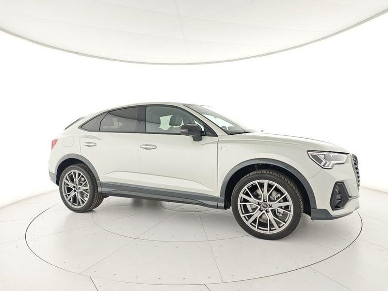 Audi Q3 SPB 40 TDI quattro S tronic Identity Black