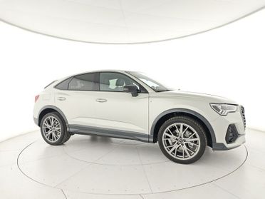 Audi Q3 SPB 40 TDI quattro S tronic Identity Black