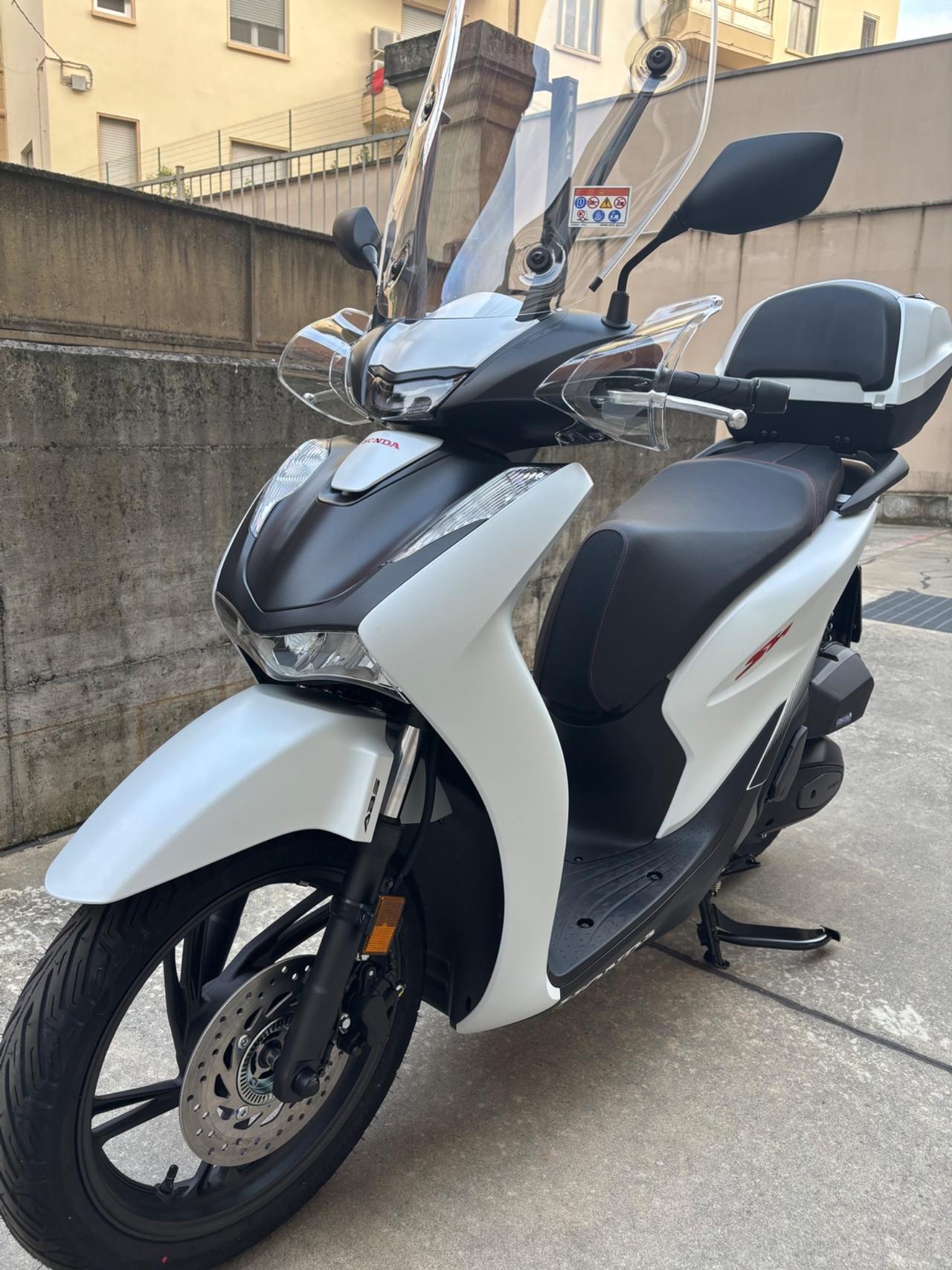 Honda SH 125 Sport Matt Pearl Cool White NUOVO