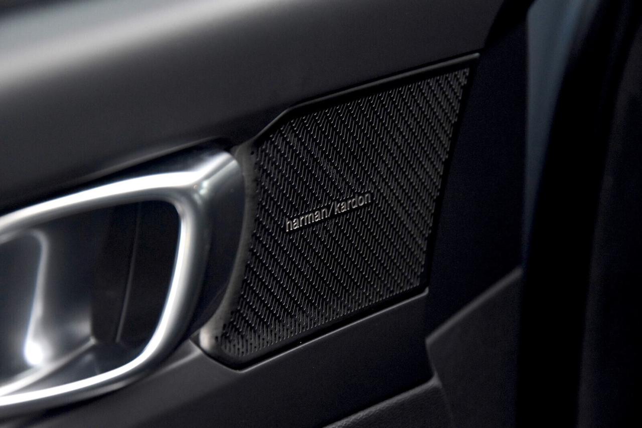 Volvo XC40 T4 Recharge Plug-in Inscription Expression