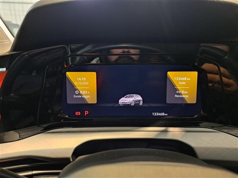 VOLKSWAGEN GOLF VIII 2.0 TDI SCR 85kW Life DSG 5 PORTE