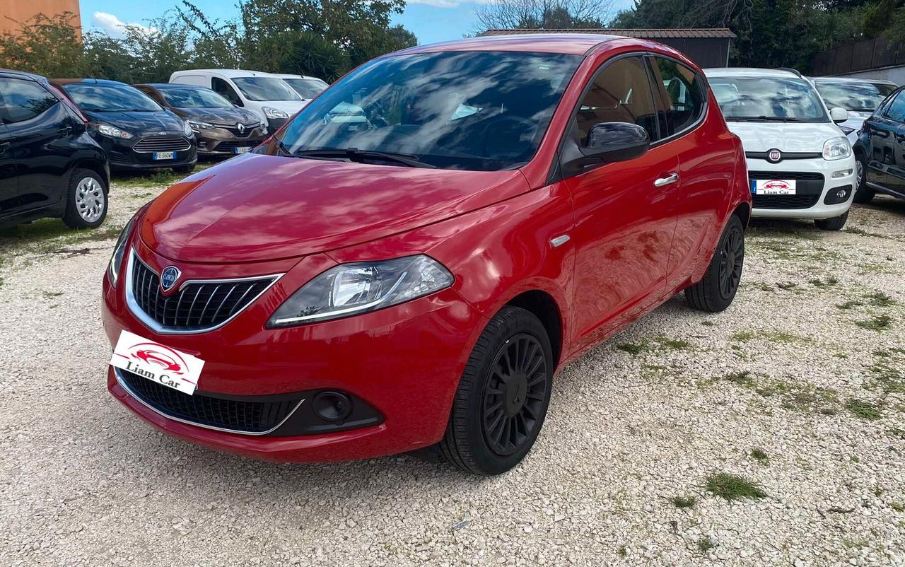 Lancia Ypsilon 1.0 Hybrid Ok Neop.