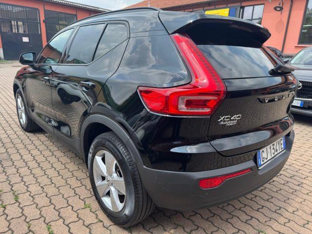 VOLVO XC40 T2 Momentum Core