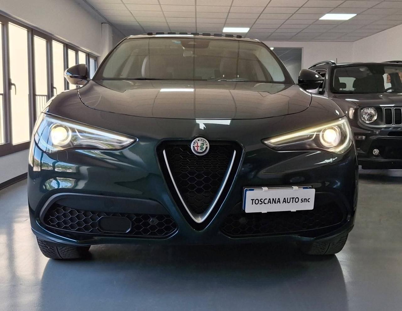 Alfa Stelvio 210 CV AT8 Q4 tetto panoramico