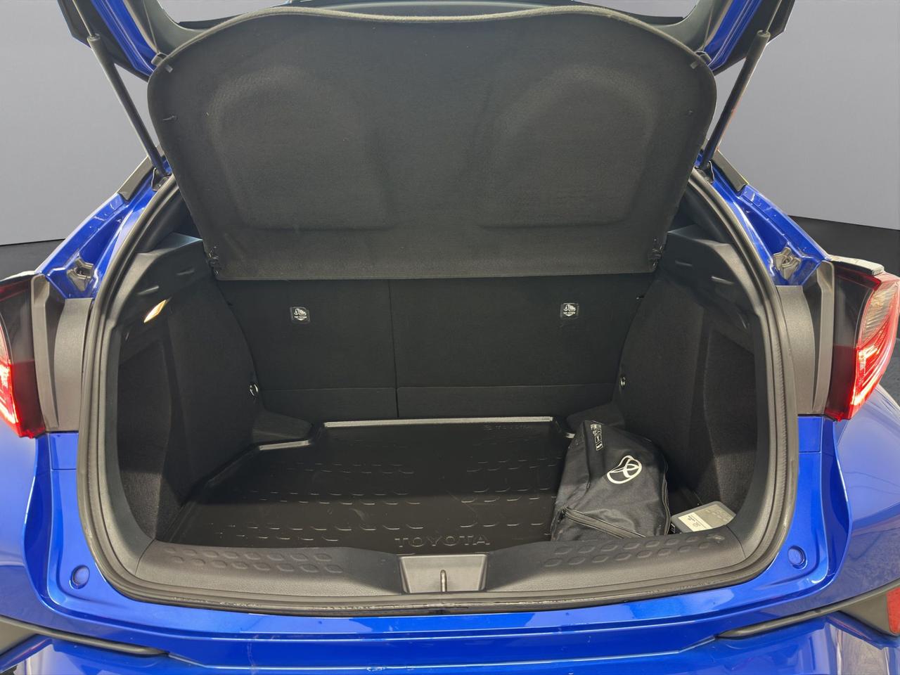 Toyota C-HR 1.8h Active e-cvt