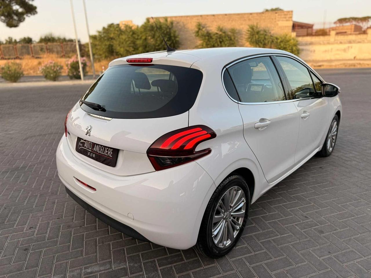 Peugeot 208 1.5 HDi 102 CV Stop&Start 5 porte Allure/OK NEOPATENTATI