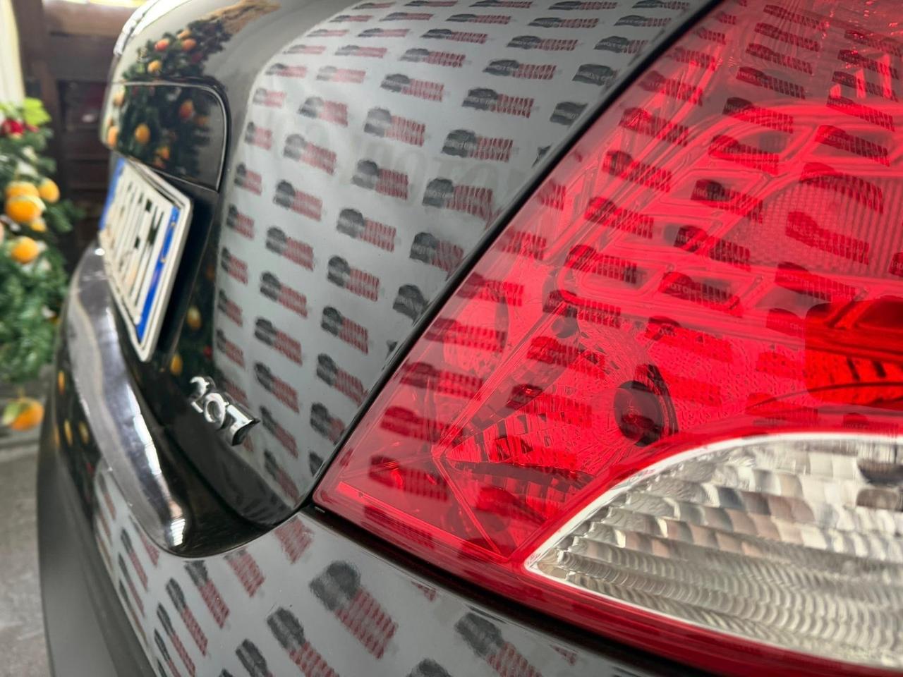 Peugeot 207 1.4 HDi 70CV 5p. Allure