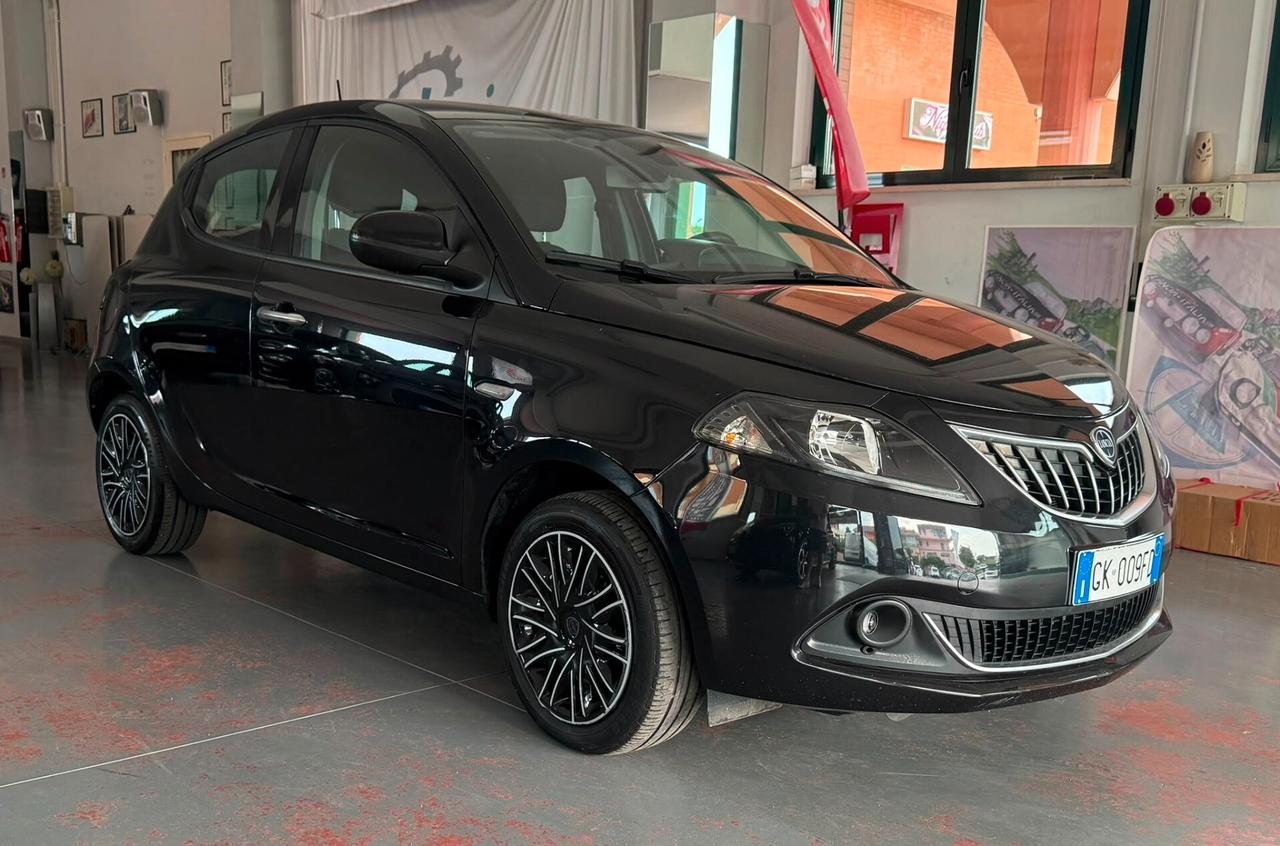 Lancia Ypsilon 1.0 FireFly 5 porte S&S Hybrid Gold