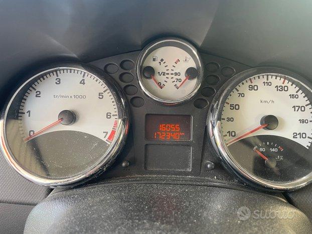 Peugeot 207 1.4 8V 75CV 5p. ONE Line