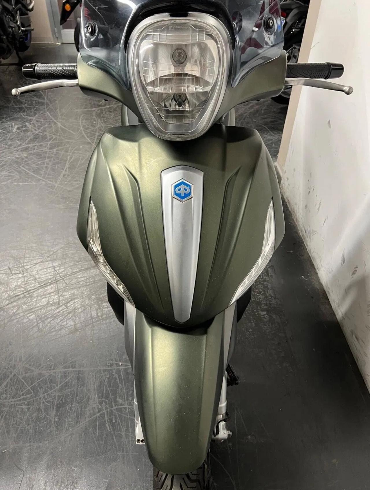 Piaggio Beverly 350 Sport touring