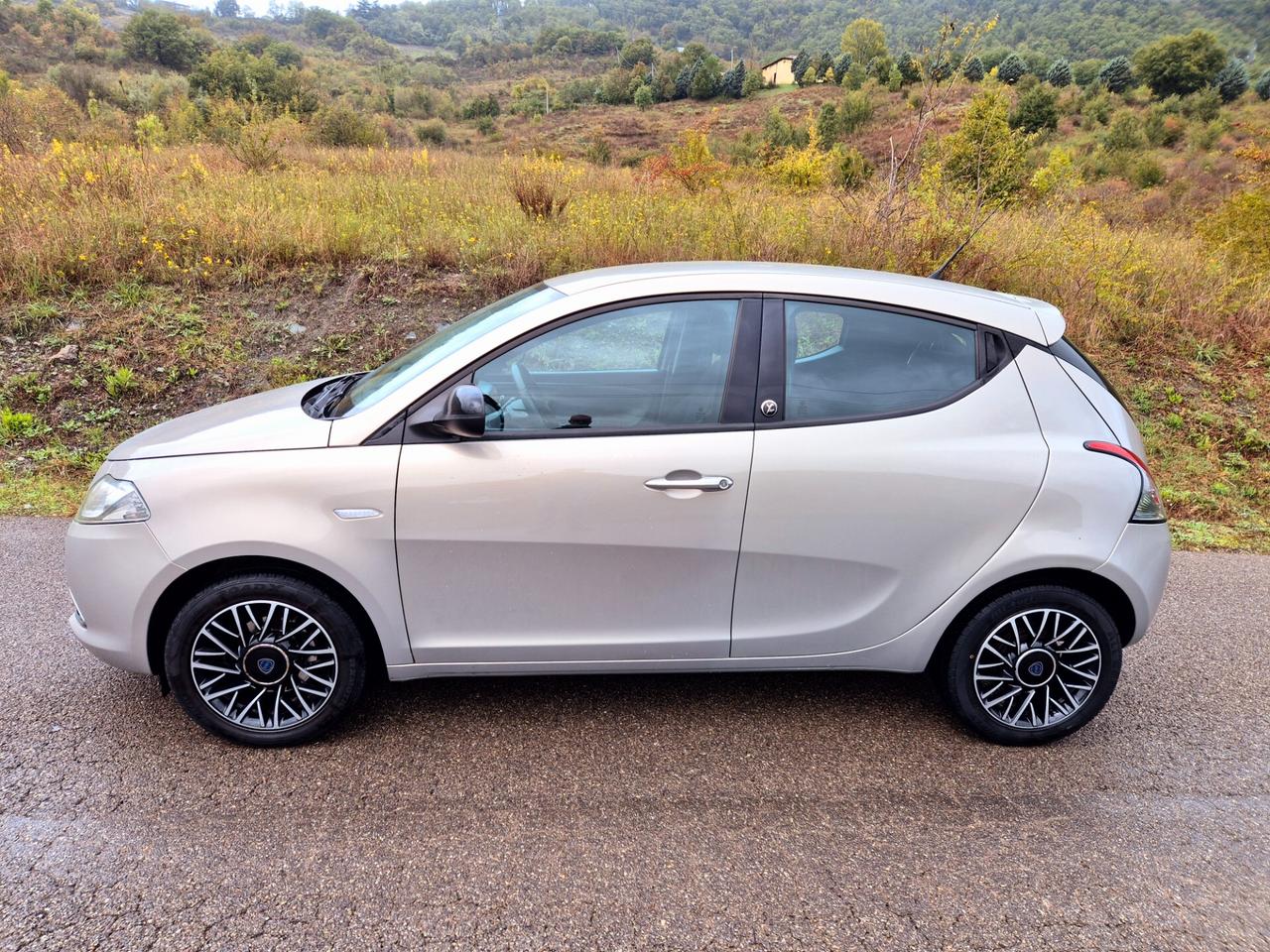 Lancia Ypsilon 1.3 MJT 16V 95 CV 5 porte S&S 30th Anniversary