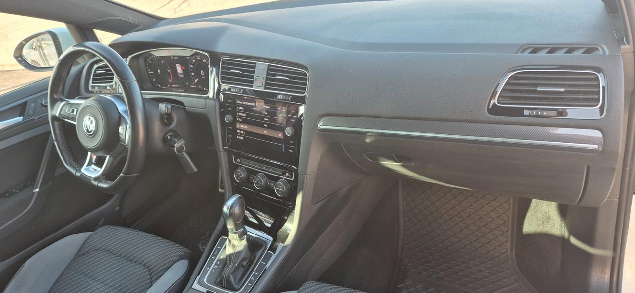 Volkswagen Golf 1.6 TDI 115 CV DSG Sport R-LINE - NEOPATENTATI