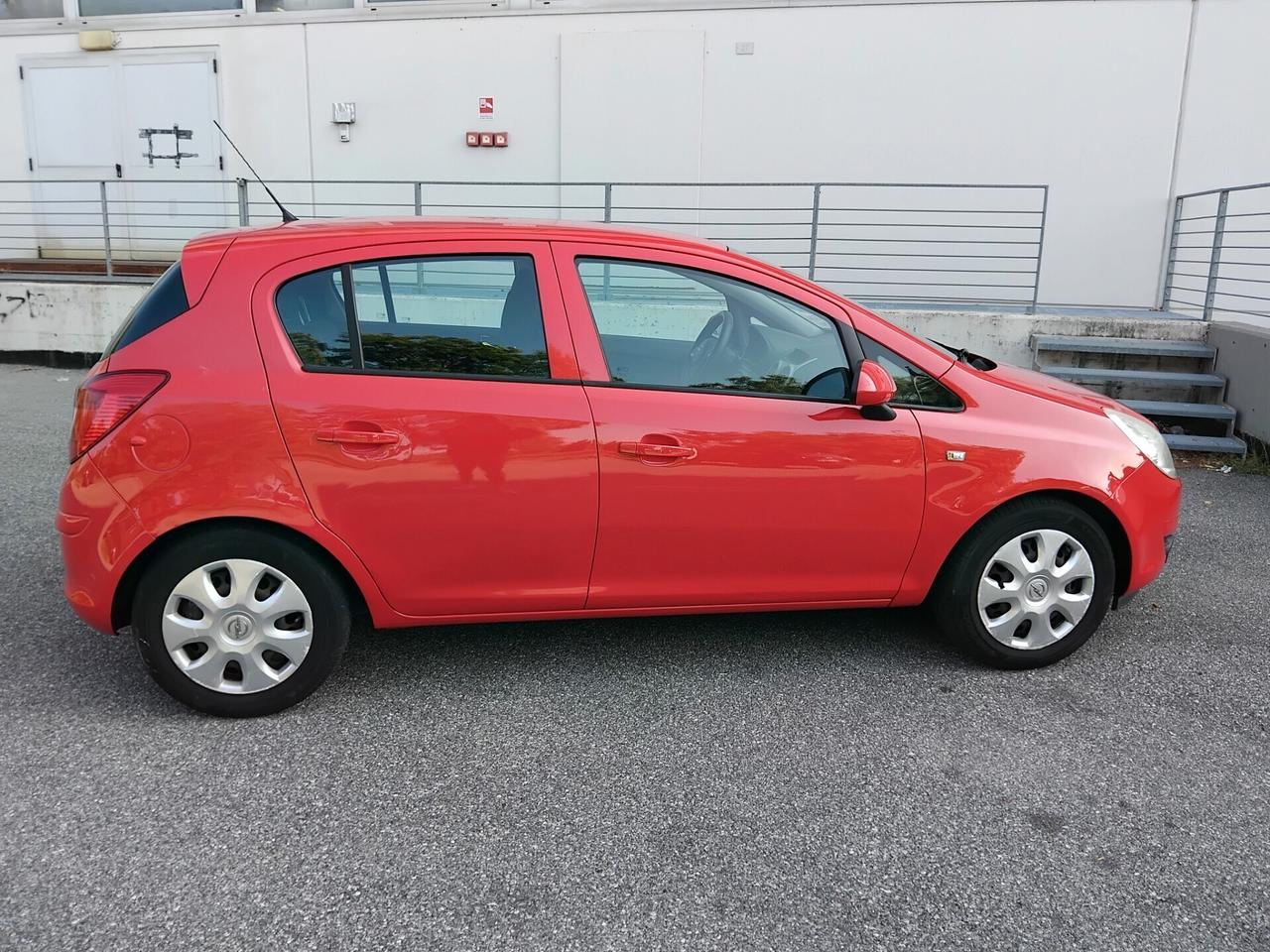 Opel Corsa 1.2 benzina garanzia