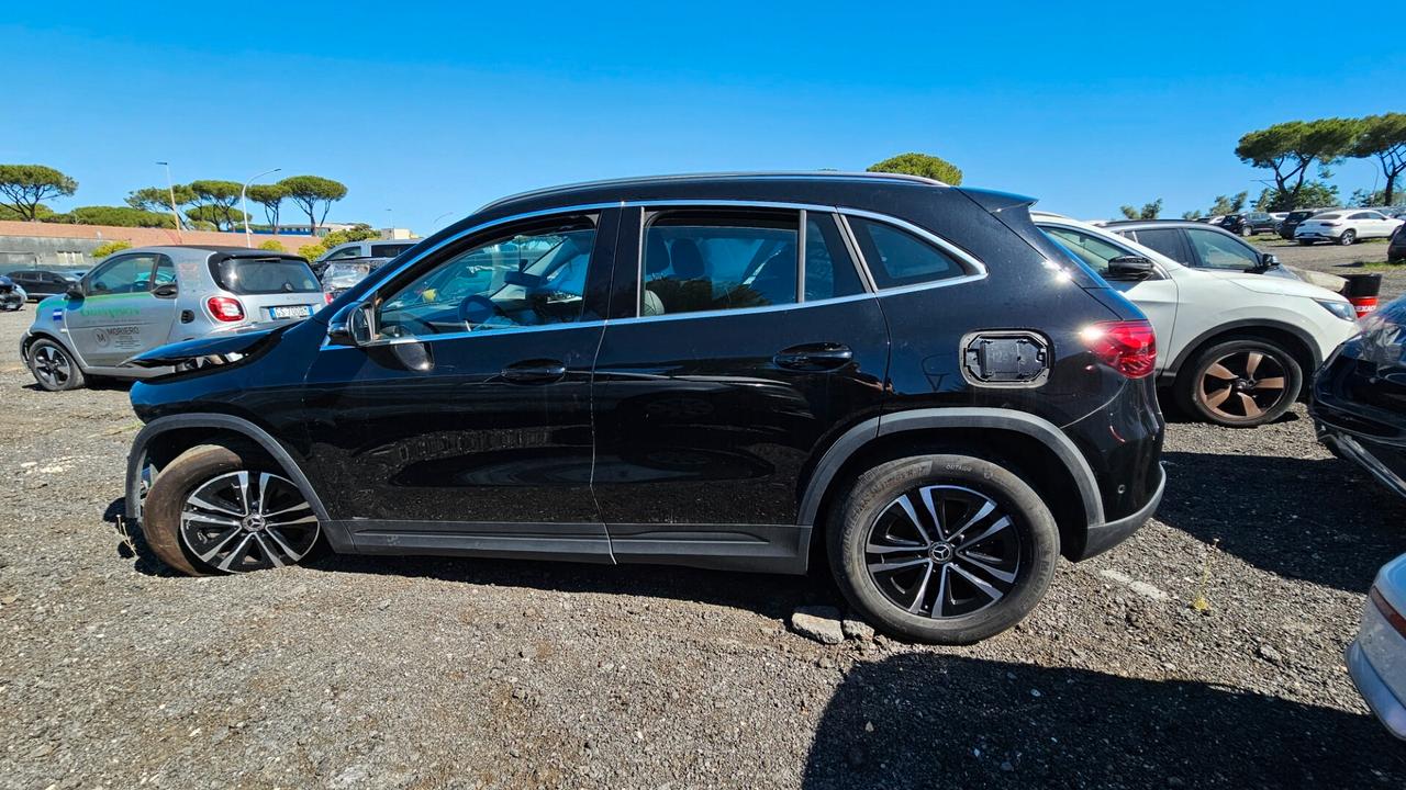 SINISTRATA Mercedes-benz GLA 180 d Automatic Executive