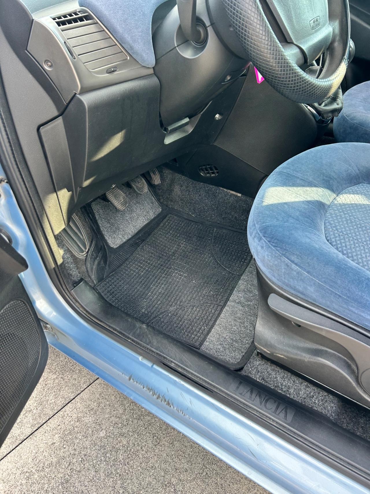 Lancia Ypsilon 1.2 Argento