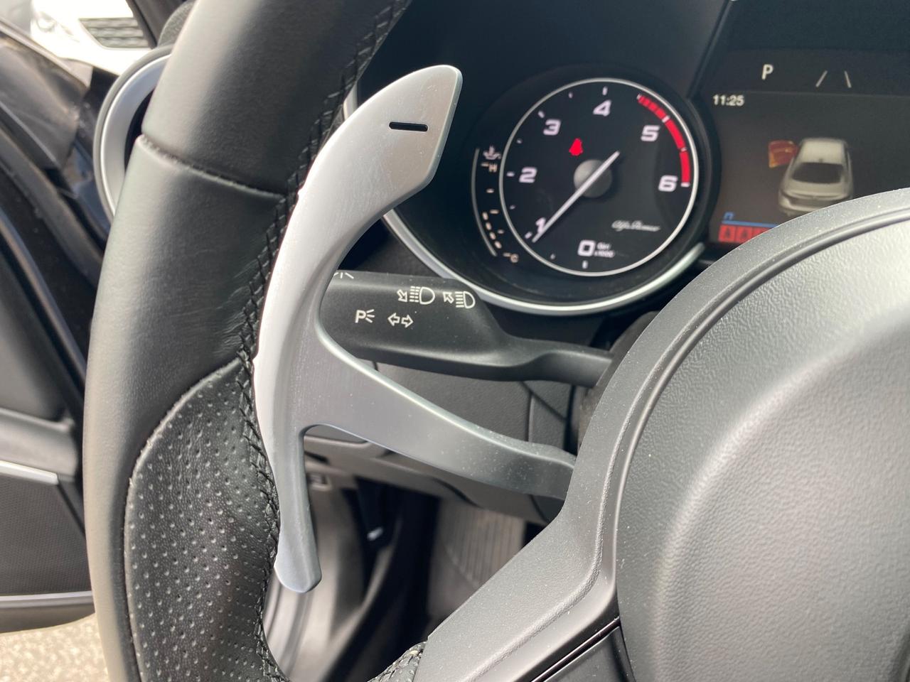 Alfa Romeo Giulia 2.2 190 CV AT8 Sprint Total Black