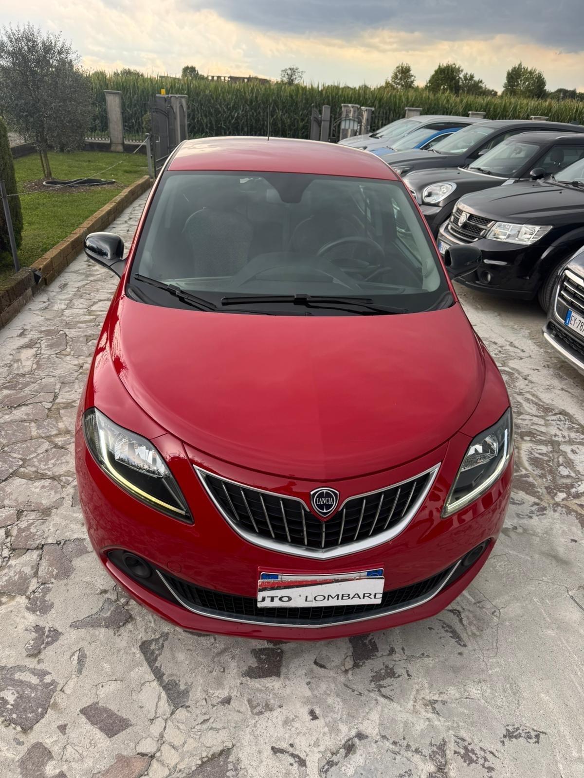 Lancia Ypsilon 1.0 FireFly 5 porte S&S Hybrid Ecochic Gold neopatentati