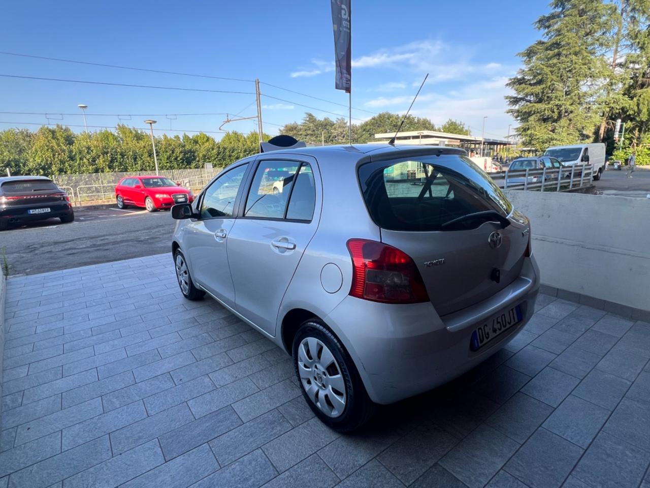 Toyota Yaris 1.0 5 porte Sol