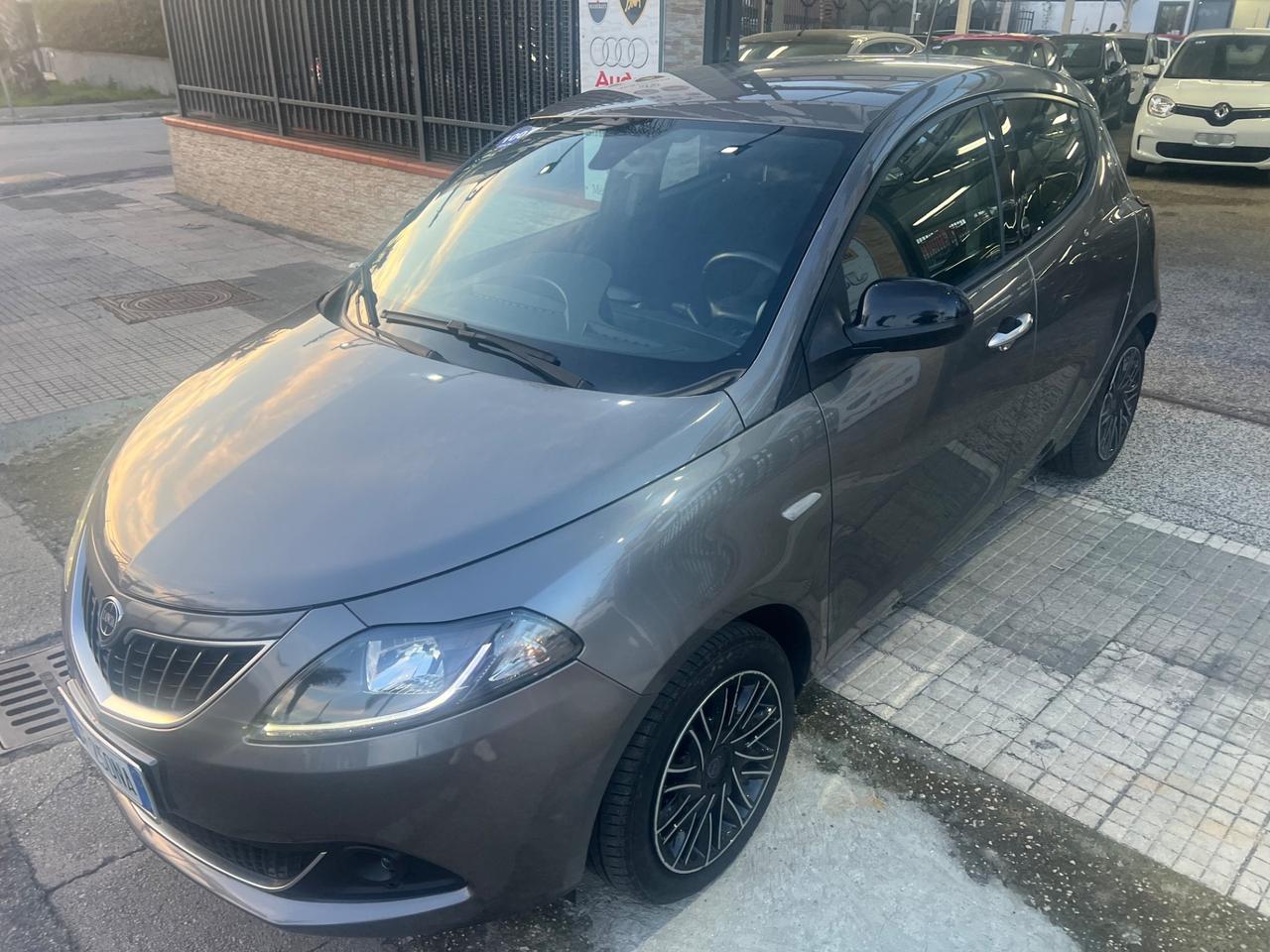 Lancia Ypsilon 1.0 FireFly 5 porte S&S Hybrid Ecochic Gold