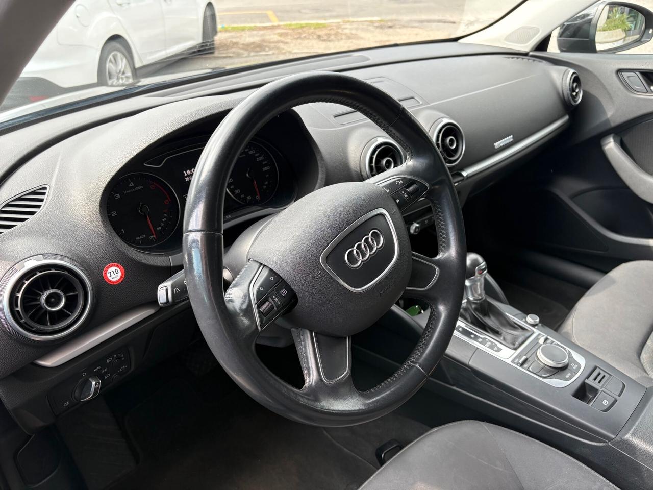 Audi A3 SPB 1.6 TDI S tronic Business