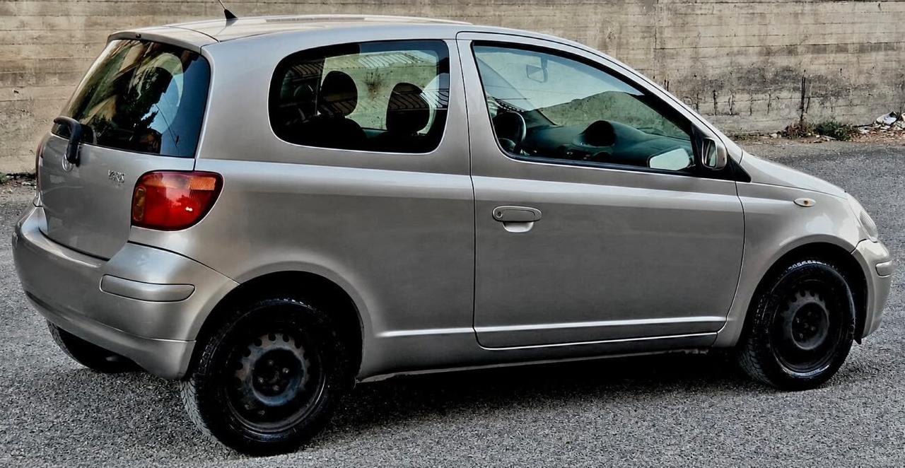 Toyota Yaris 1.0i 16V cat 3 porte Sol-2003