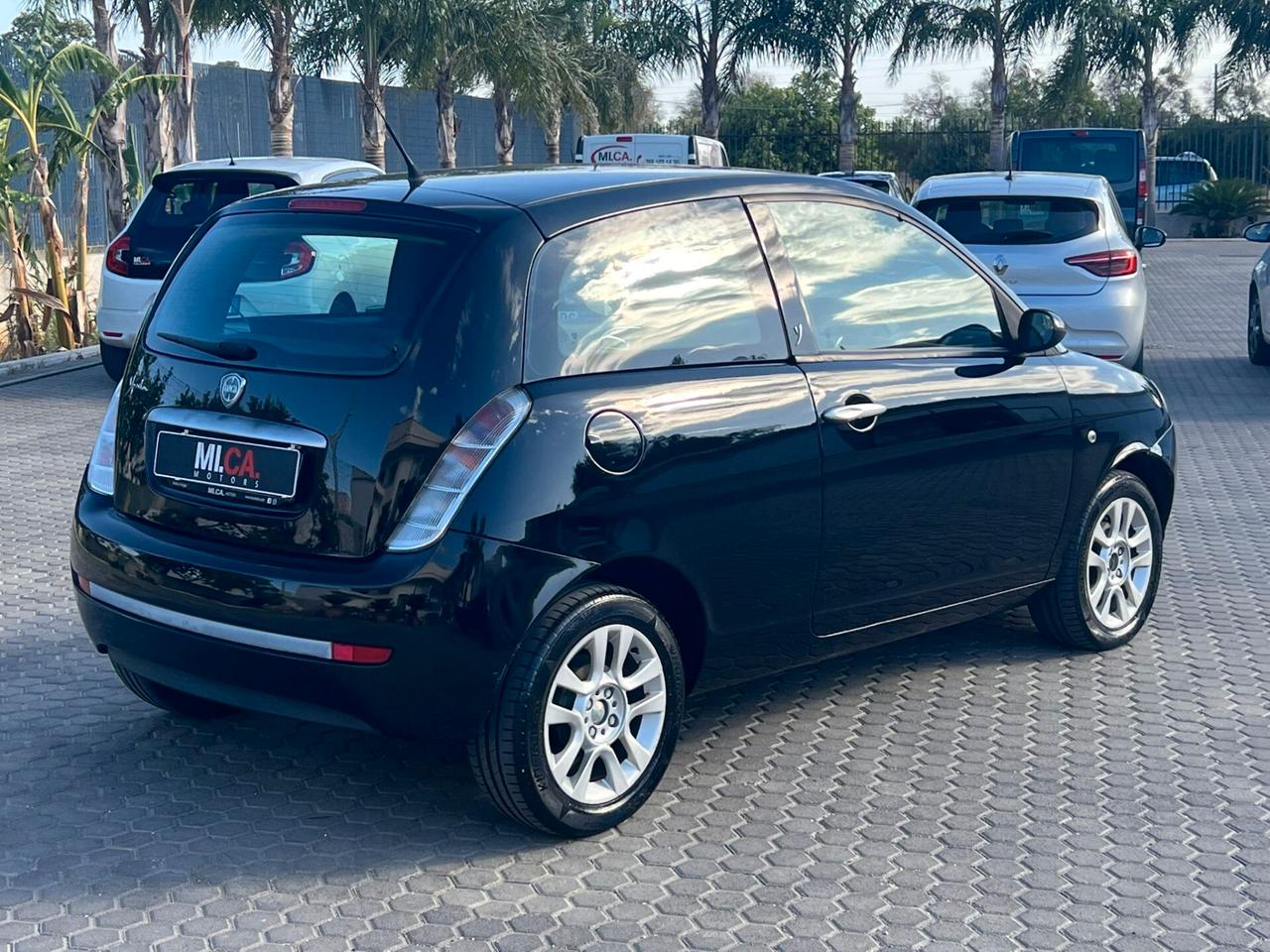 Lancia Ypsilon 1.3 MJT 75 CV Argento