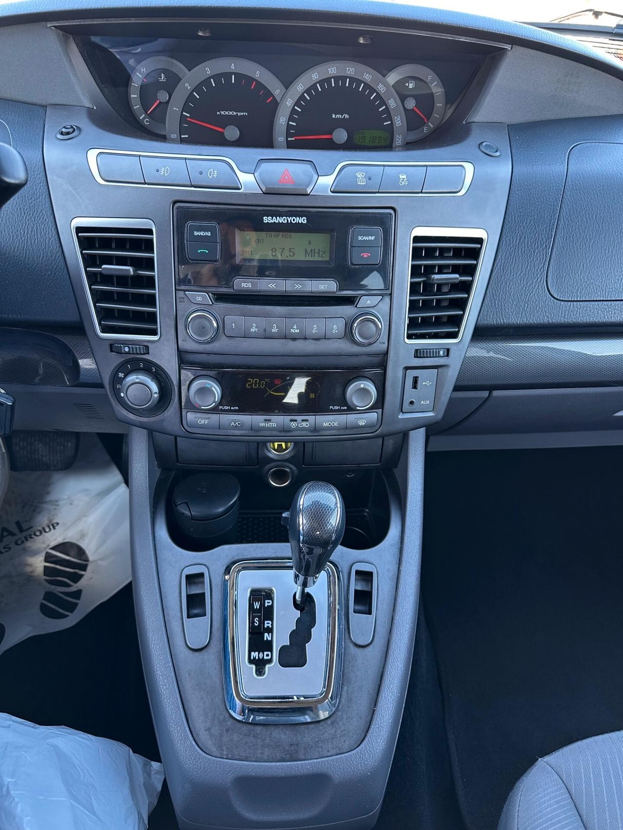 Ssangyong Rodius 2.0 Xdi 4WD A/T