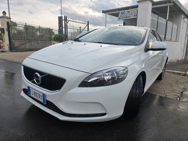 Volvo V40 D2 R-design