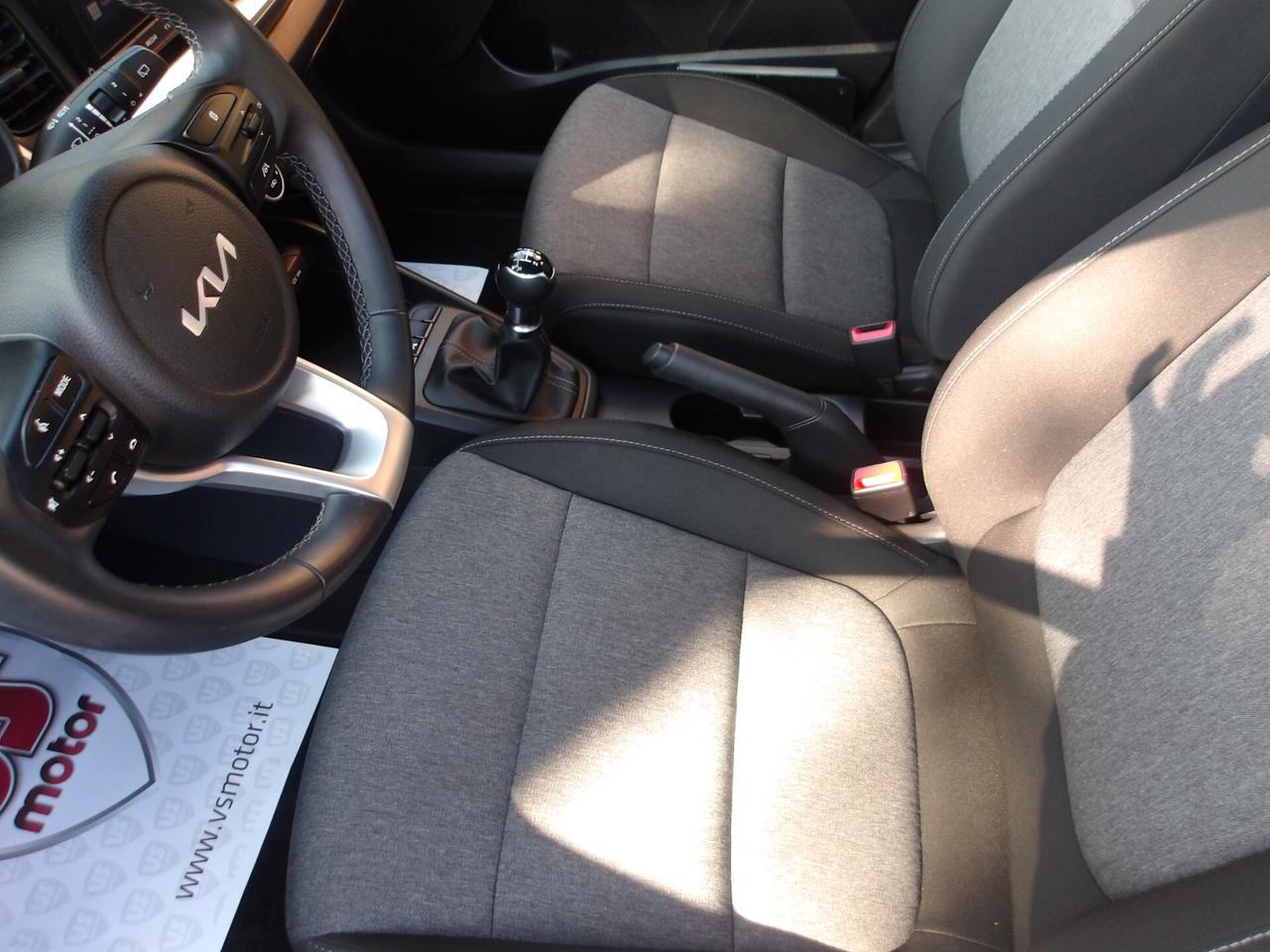 KIA STONIC 1.2 BENZ-KM 18.000-2022