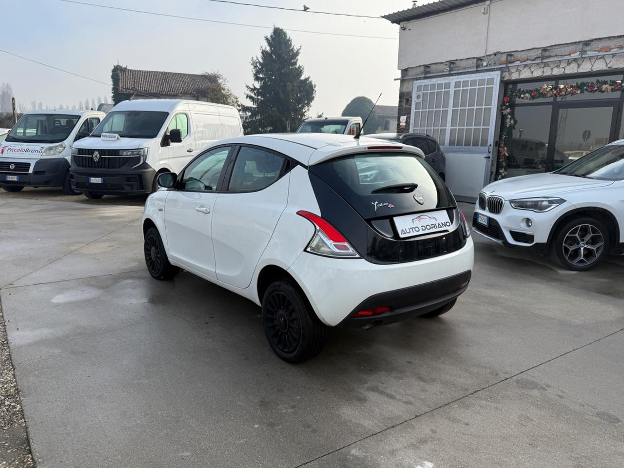 Lancia Ypsilon 0.9 TwinAir 85 CV 5 porte Metano Ecochic Gold