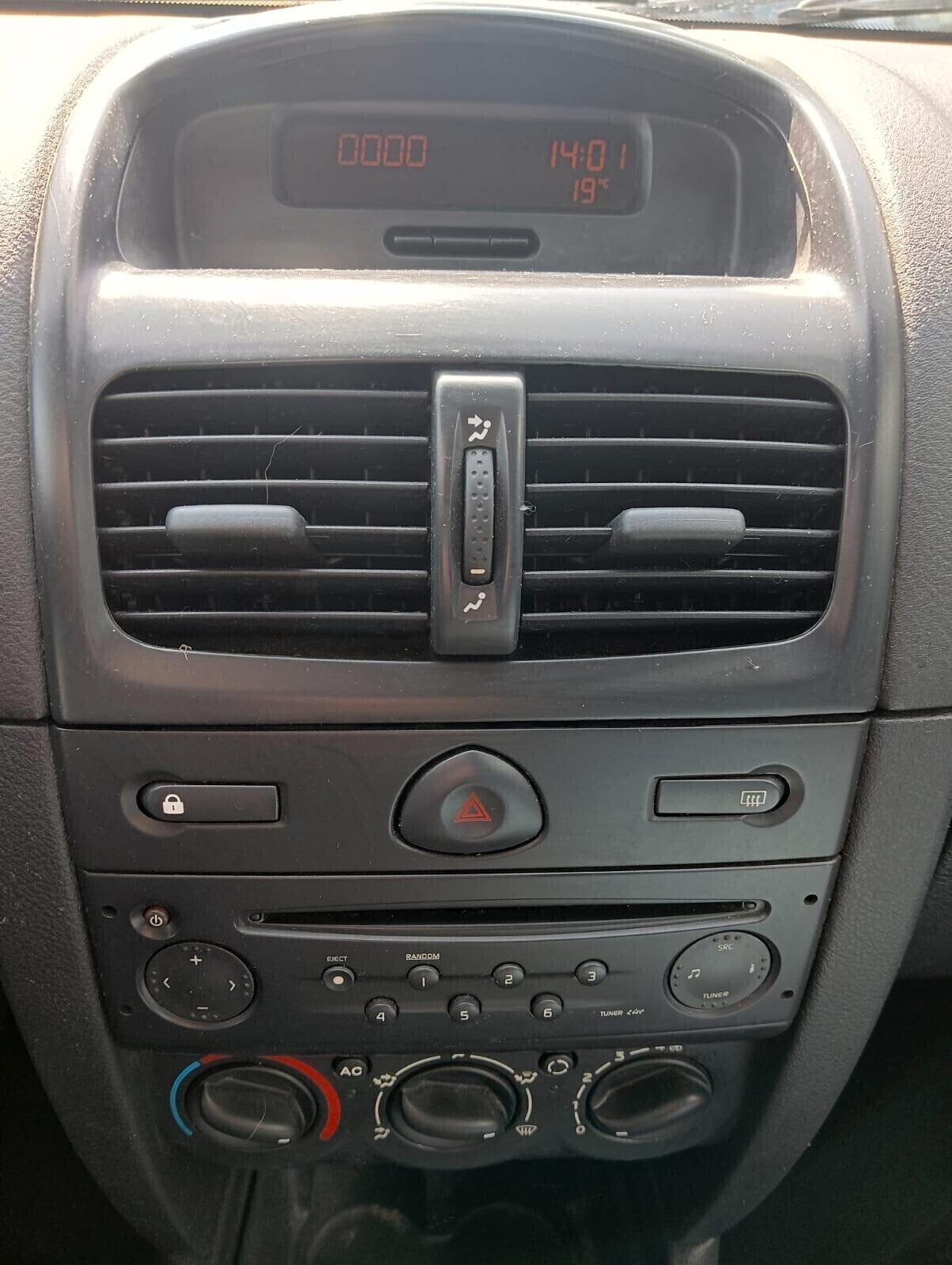 Renault Clio 1.2 5 porte *DA NEOPATENTATI*