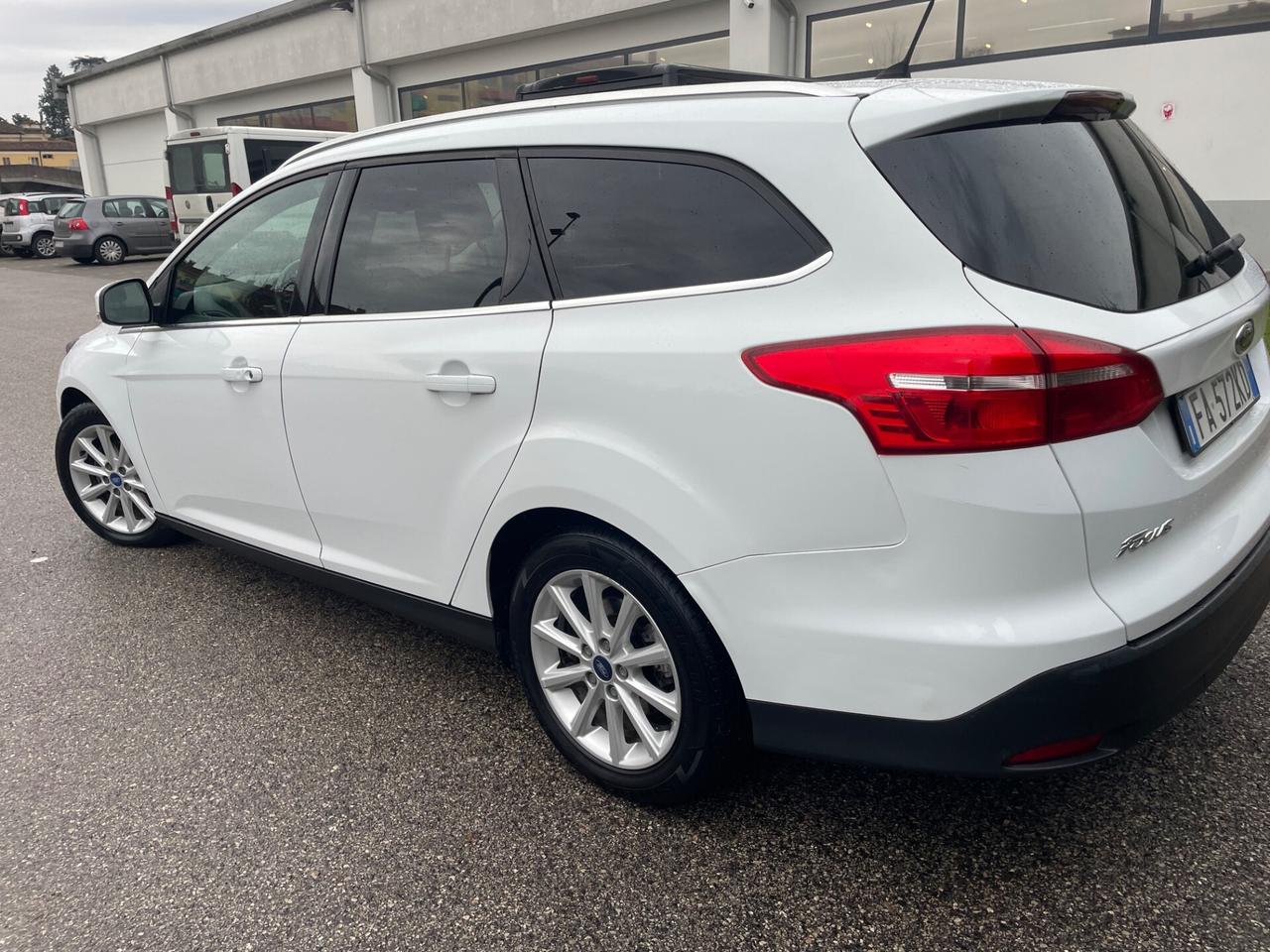 Ford Focus 1.5 TDCi Titanium garanzia 12 mesi