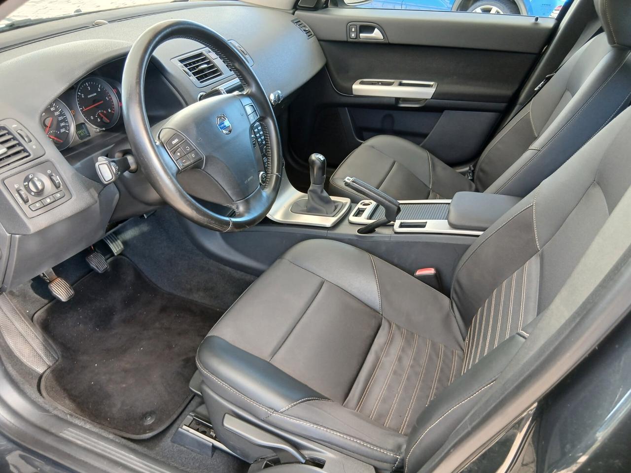 Volvo V50 2.0 D cat Momentum in pronta consegna