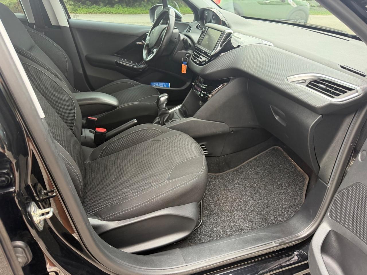Peugeot 208 PureTech 82 5 porte Allure