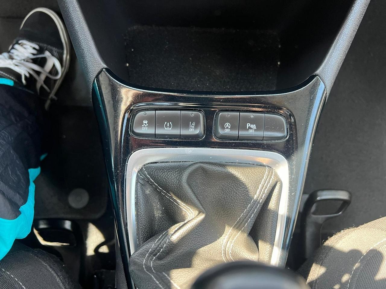 Opel Crossland 1.2 12V 83 Cv Edition total black