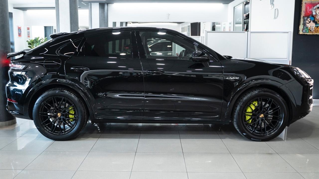 Porsche Cayenne COUPE 3.0 E-HYBRID TIPTRONIC 21" TETTO PANORAMICO PACK CHRONO BOSE SEDILI SCARICHI S