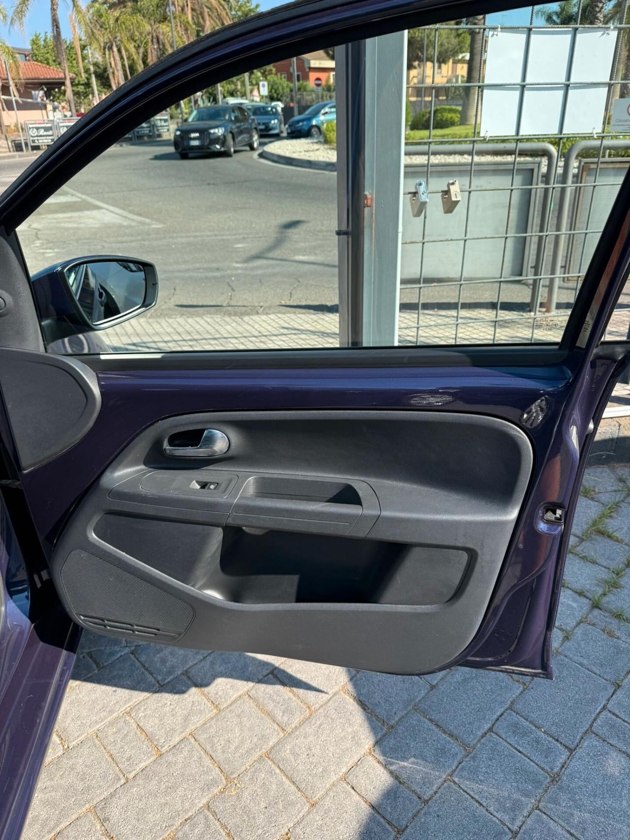 Volkswagen up! 1.0 5p. take