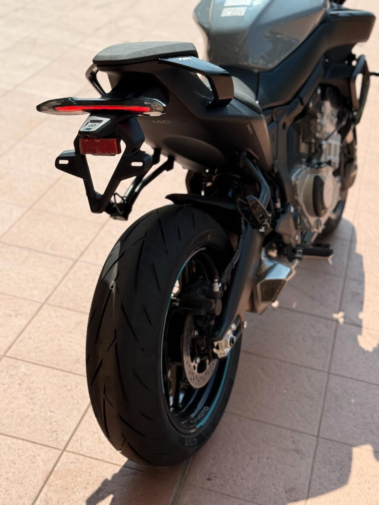 CFMOTO NK675