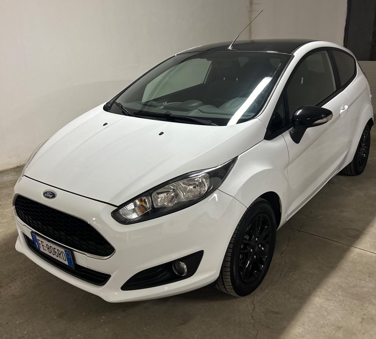 Ford Fiesta 1.5 TDCi 75CV 3 porte Black & White Edition