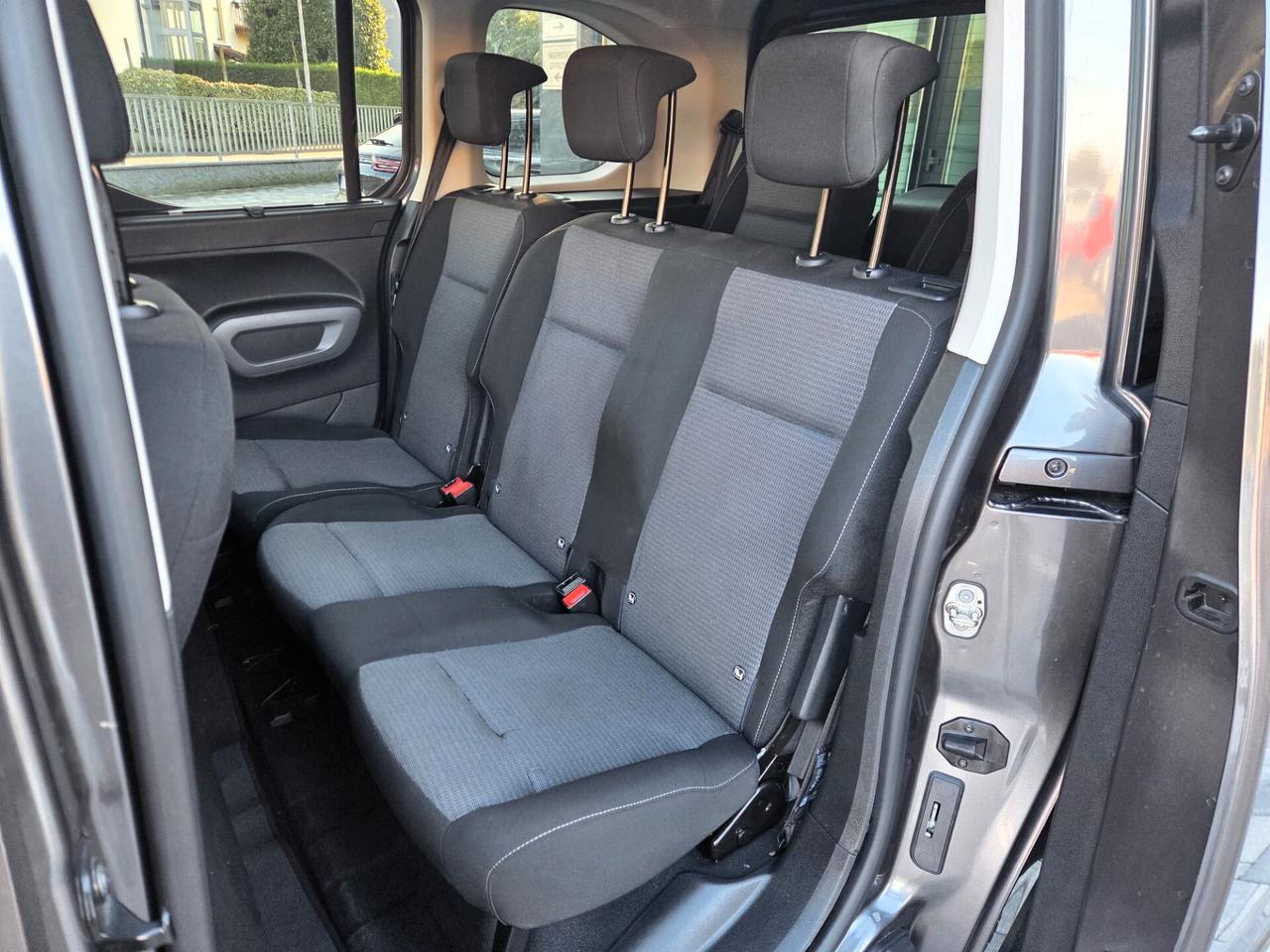 Toyota Proace LOUNGE * 7 POSTI