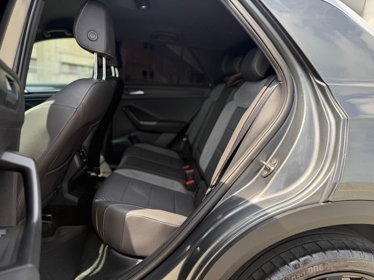 Volkswagen T-Roc 1.5 TSI ACT DSG R-LINE Business BlueMotion Technology